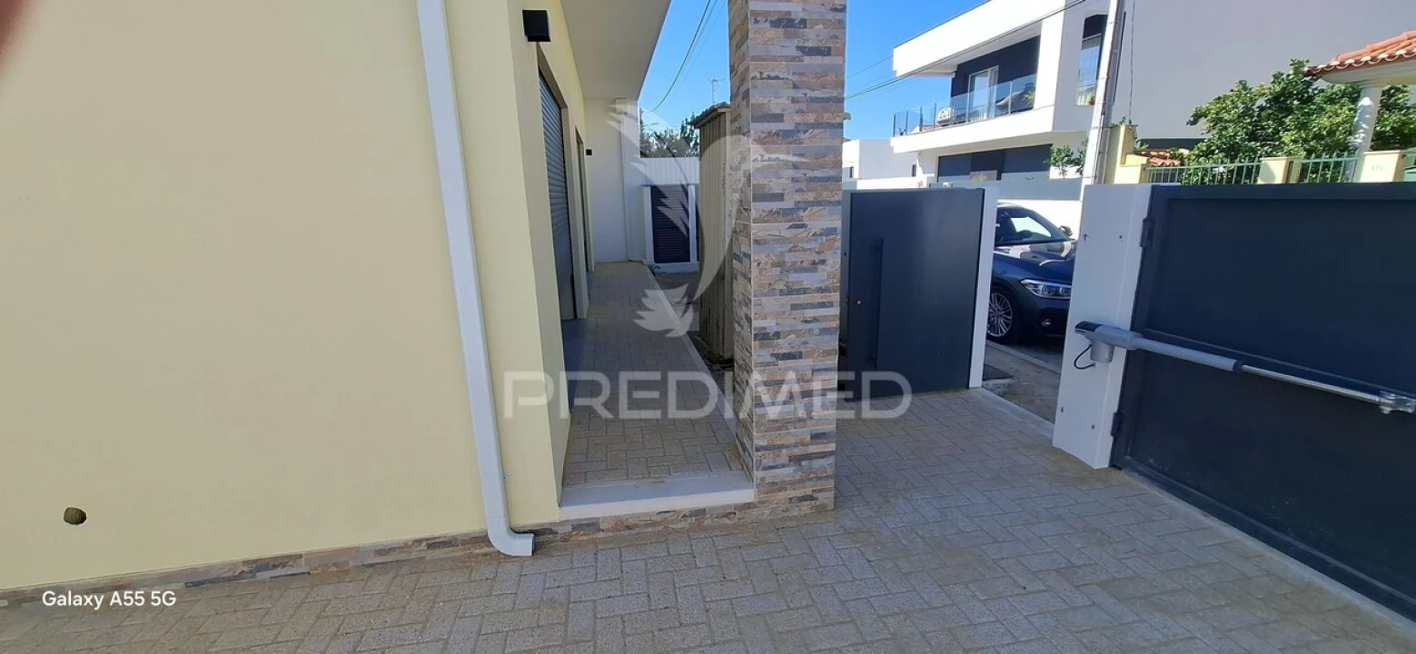 Moradia T3 para Venda em Fernao Ferro Foto 26