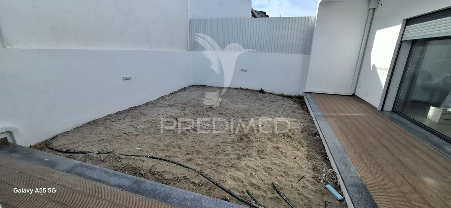 Moradia T3 para Venda em Fernao Ferro Foto 28