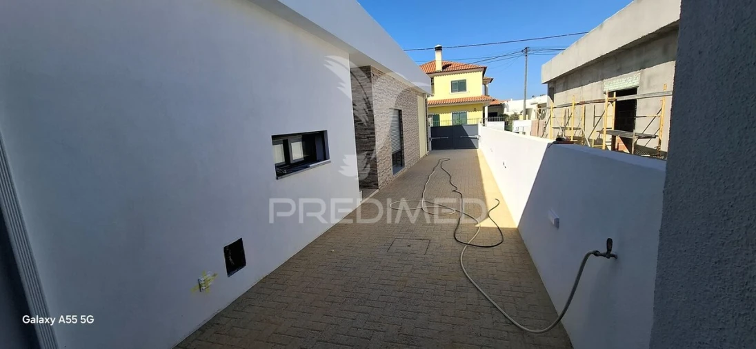 Moradia T3 para Venda em Fernao Ferro Foto 23