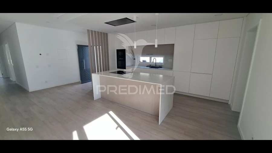 Moradia T3 para Venda em Fernao Ferro