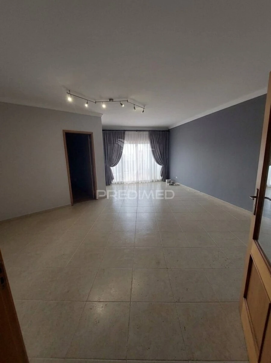 Apartamento T2 para Venda em Quarteira Foto 3