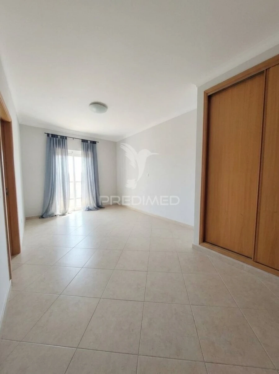 Apartamento T2 para Venda em Quarteira Foto 6