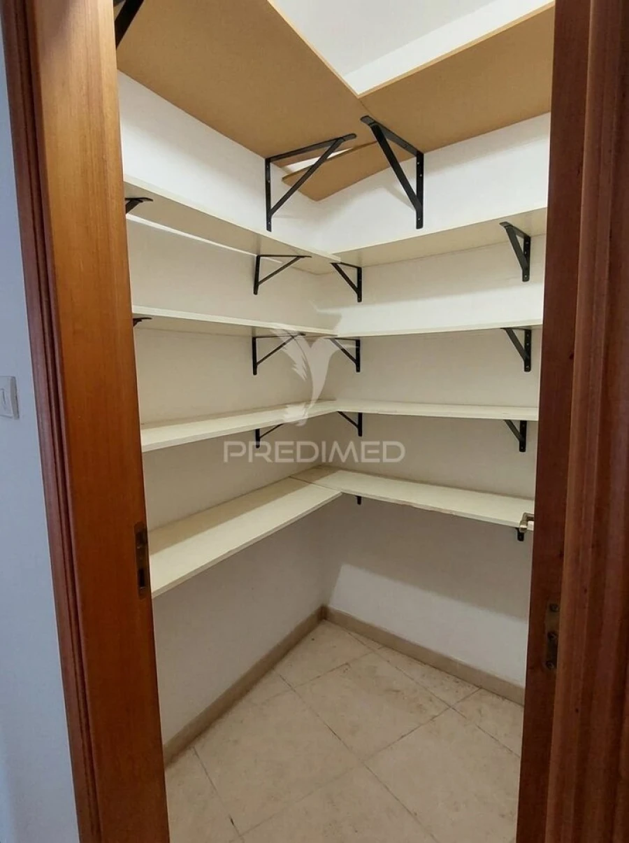 Apartamento T2 para Venda em Quarteira Foto 11