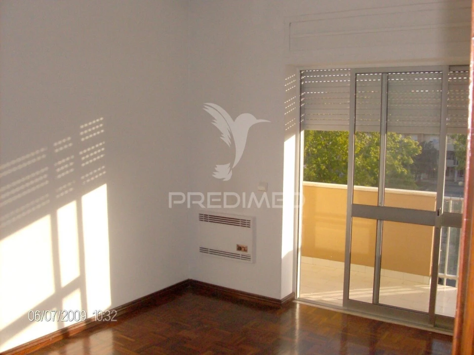 Apartamento T2 para Venda em Charneca de Caparica e Sobreda Foto 4