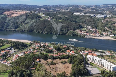 Moradia T3 para Venda em Foz do Sousa e Covelo