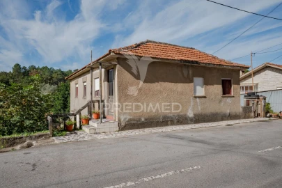Moradia T3 para Venda em Foz do Sousa e Covelo