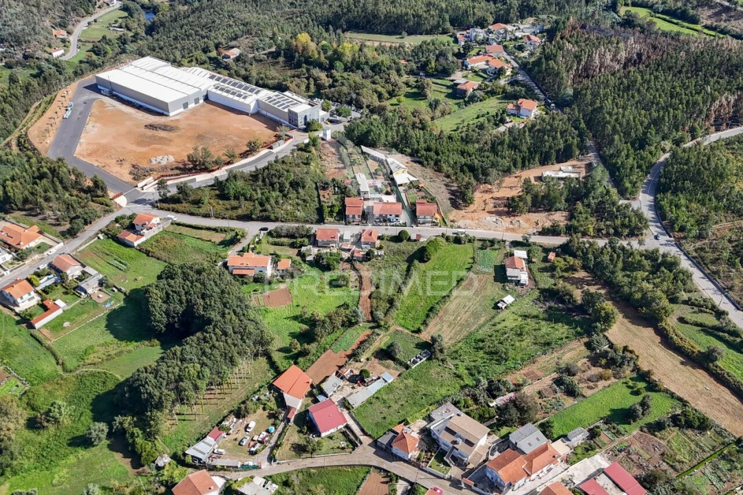 Moradia T3 para Venda em Foz do Sousa e Covelo Foto 40