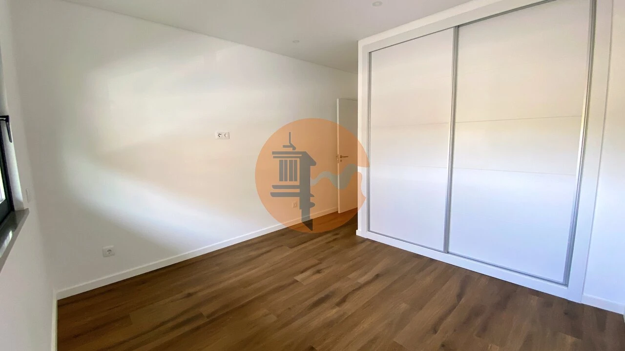 Apartamento T1 para Venda em Olhão Foto 9