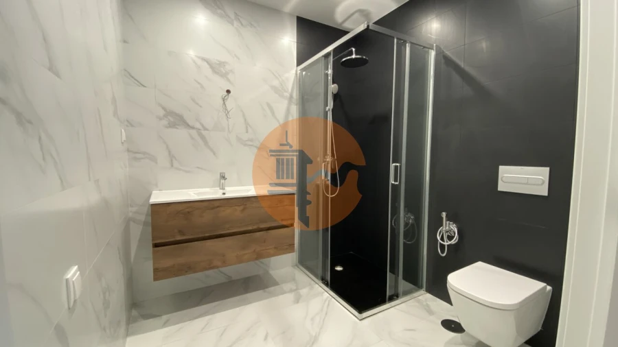 Apartamento T1 para Venda em Olhão Foto 7