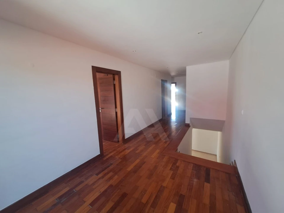 Moradia T4 para Venda em Alcabideche Foto 15