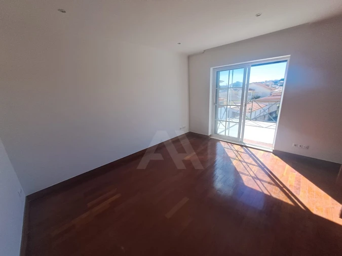 Moradia T4 para Venda em Alcabideche Foto 10