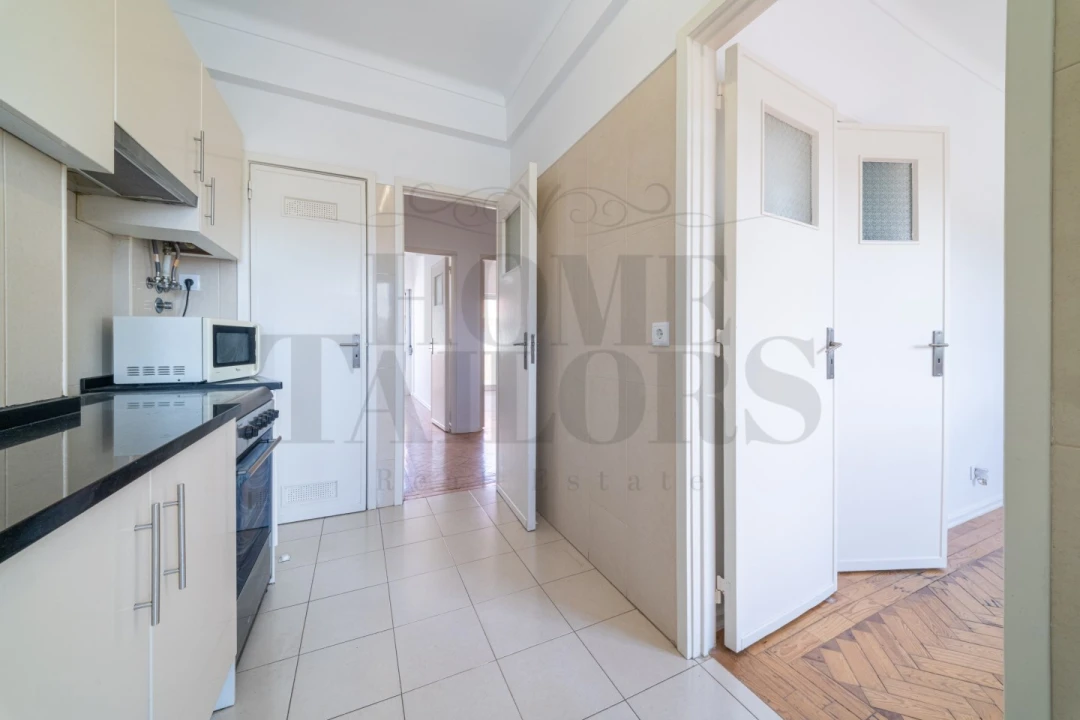 Apartamento T4 para Venda em Beato Foto 9
