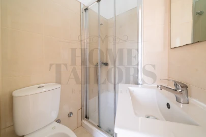 Apartamento T4 para Venda em Beato