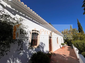 Moradia T3 para Venda em Loule (São Sebastião)
