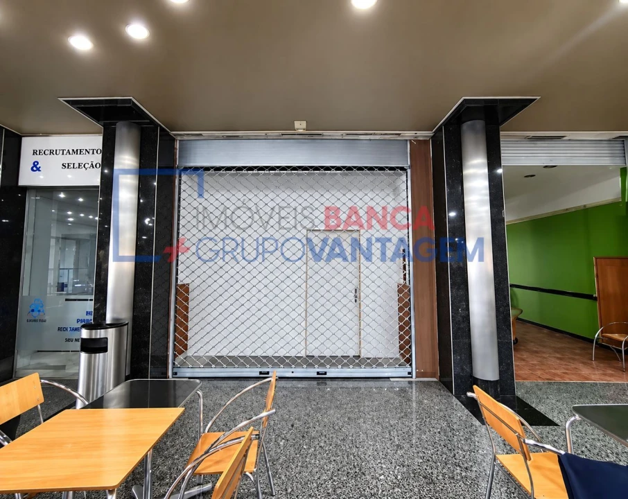 Loja para Venda em Cidade da Maia Foto 1