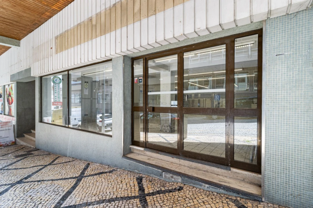 Loja para Arrendamento em O. Azeméis, Riba-Ul, Ul, Macinhata Seixa, Madail Foto 6