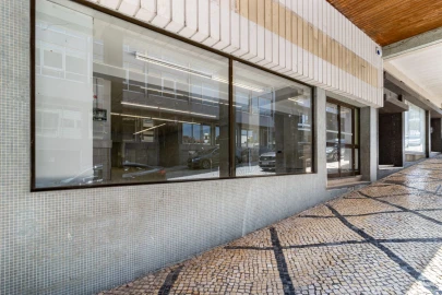 Loja para Arrendamento em O. Azeméis, Riba-Ul, Ul, Macinhata Seixa, Madail