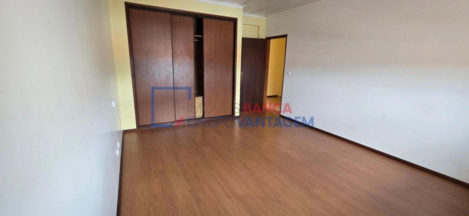 Moradia T3 para Venda em Moita Foto 18