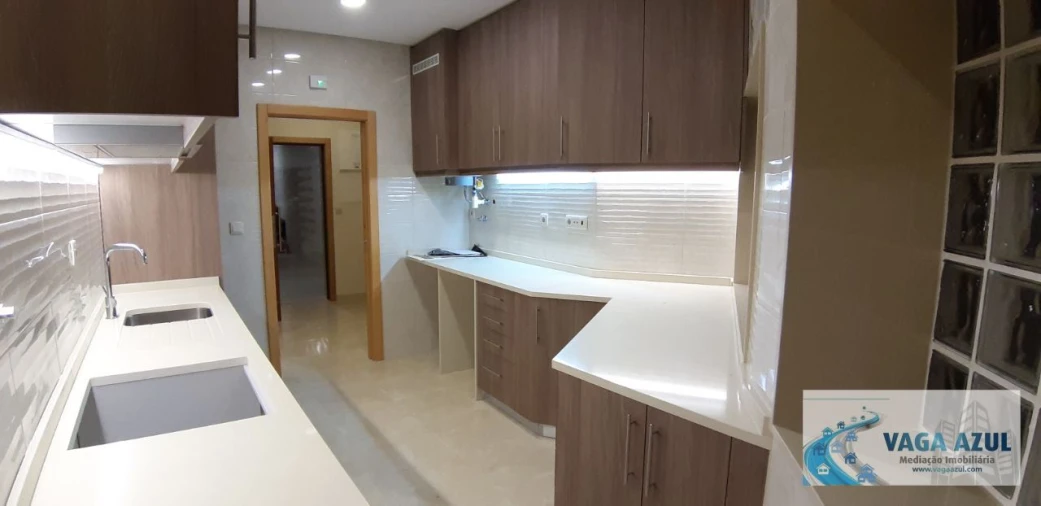 Apartamento T3 para Arrendamento em Rio Tinto Foto 2