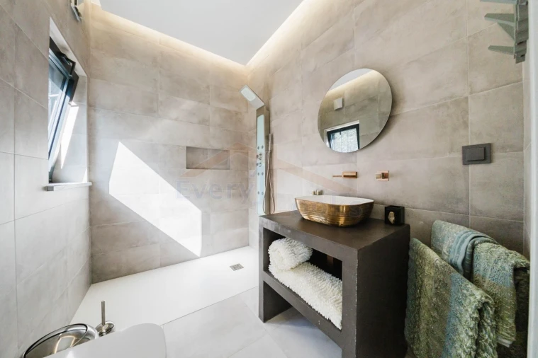 Moradia T5 para Venda em Amoreira Foto 37