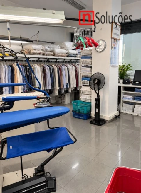 Loja para Venda em Póvoa de Santa Iria e Forte da Casa