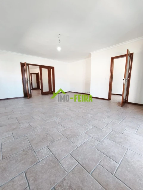 Moradia T3 para Venda em Oliveira do Bairro