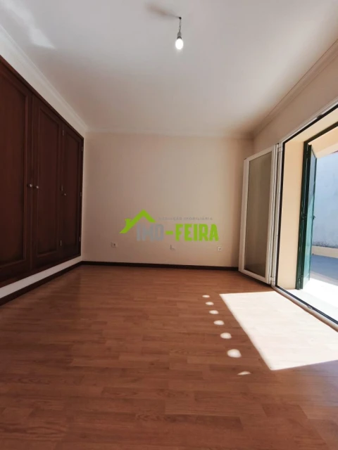 Moradia T3 para Venda em Oliveira do Bairro