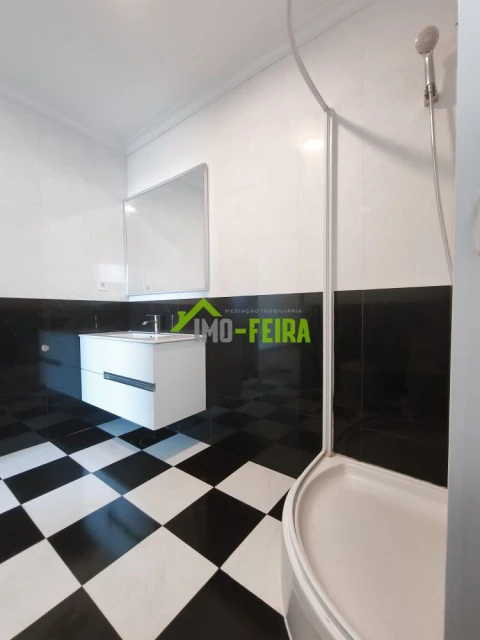 Moradia T3 para Venda em Oliveira do Bairro