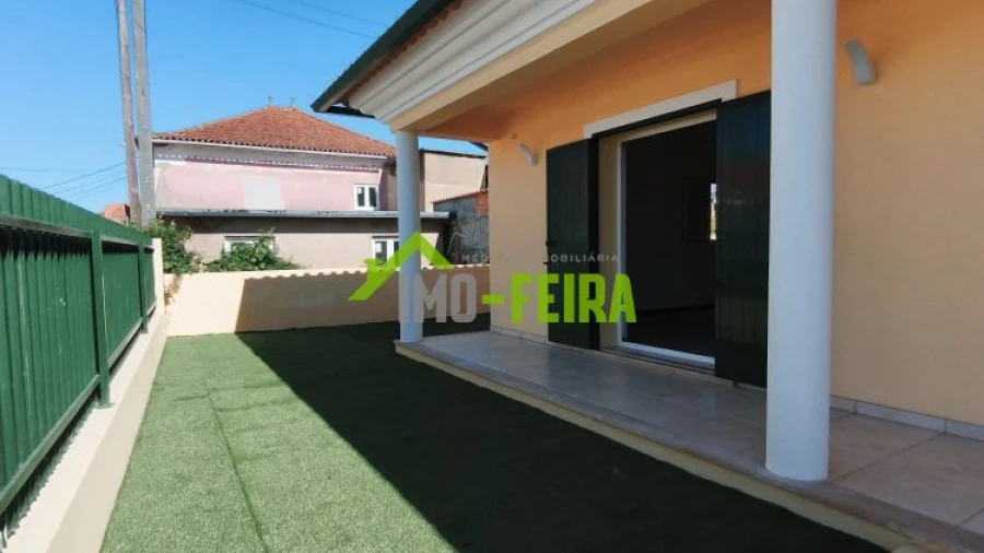 Moradia T3 para Venda em Oliveira do Bairro