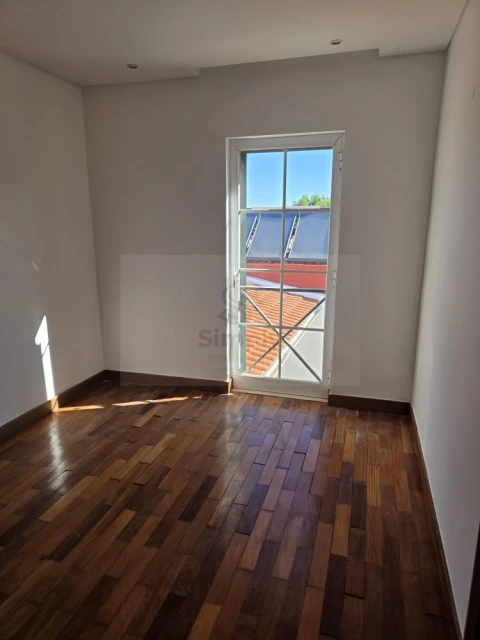 Moradia T4 para Venda em Alcabideche