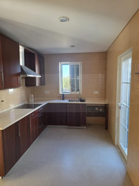 Moradia T4 para Venda em Alcabideche