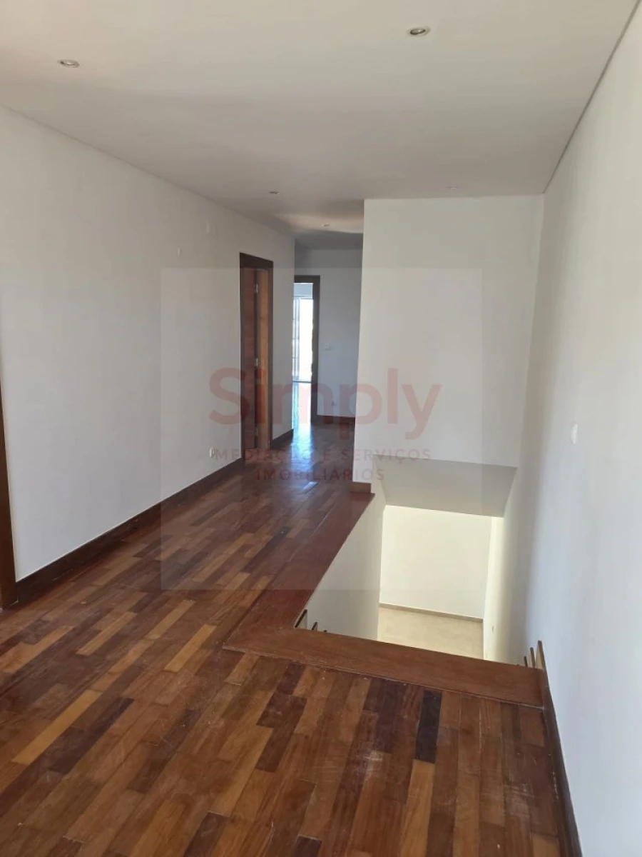 Moradia T4 para Venda em Alcabideche Foto 57