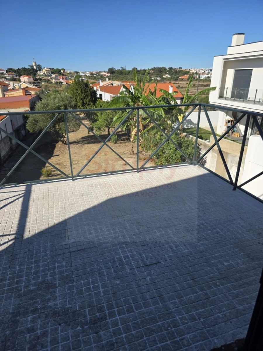 Moradia T4 para Venda em Alcabideche Foto 38