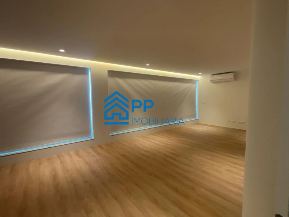 Apartamento T2 para Venda em Mafamude e Vilar do Paraíso Foto 13