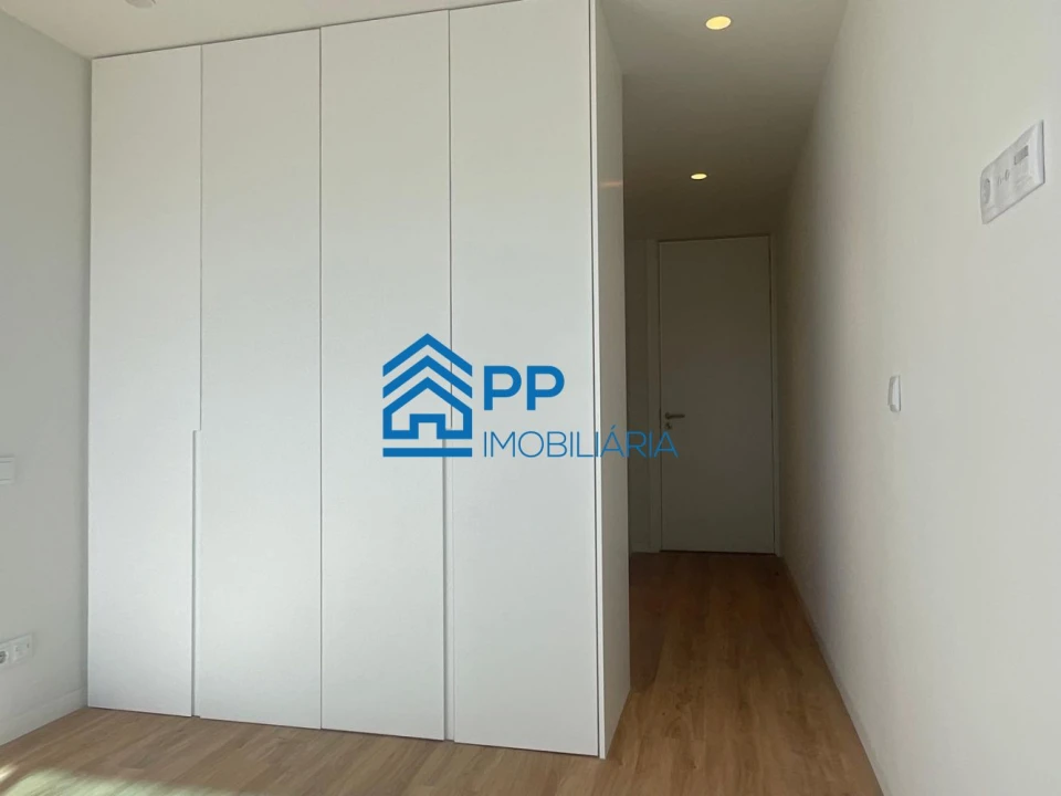 Apartamento T2 para Venda em Mafamude e Vilar do Paraíso Foto 29