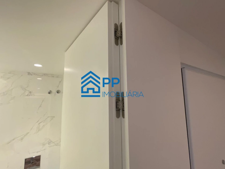 Apartamento T2 para Venda em Mafamude e Vilar do Paraíso Foto 33