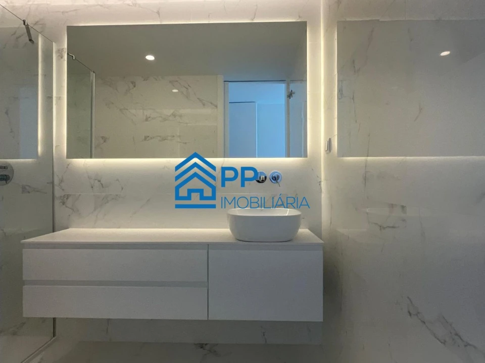 Apartamento T2 para Venda em Mafamude e Vilar do Paraíso Foto 25