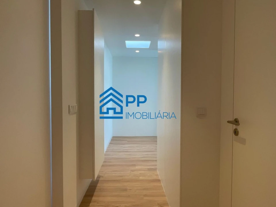 Apartamento T2 para Venda em Mafamude e Vilar do Paraíso Foto 21