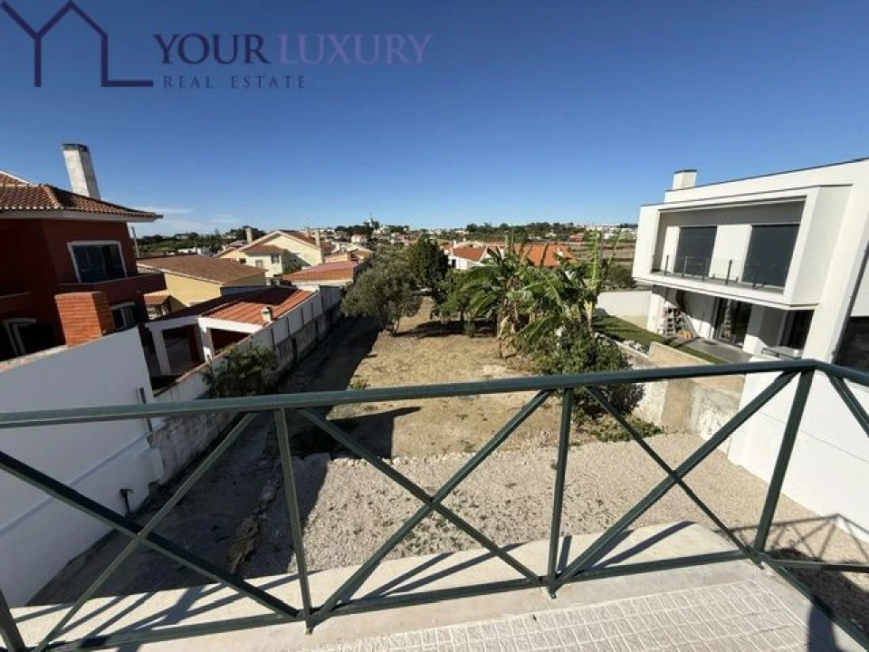 Moradia T4 para Venda em Alcabideche Foto 1
