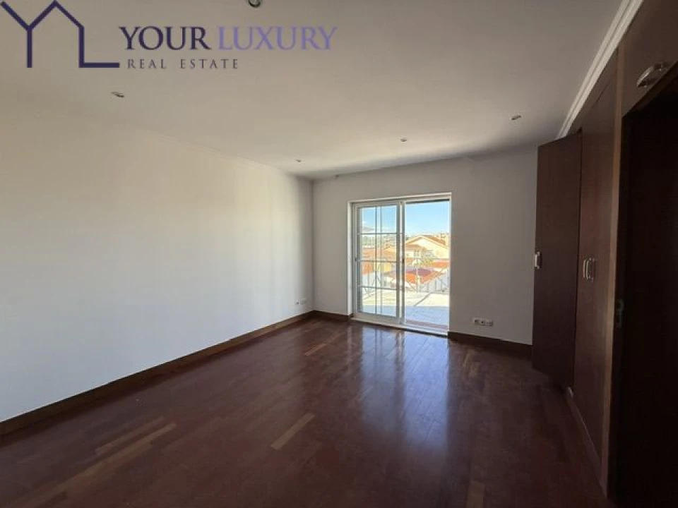 Moradia T4 para Venda em Alcabideche Foto 26