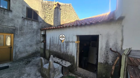 Moradia T1 para Venda em Aldeia do Bispo, Águas e Aldeia de João Pires