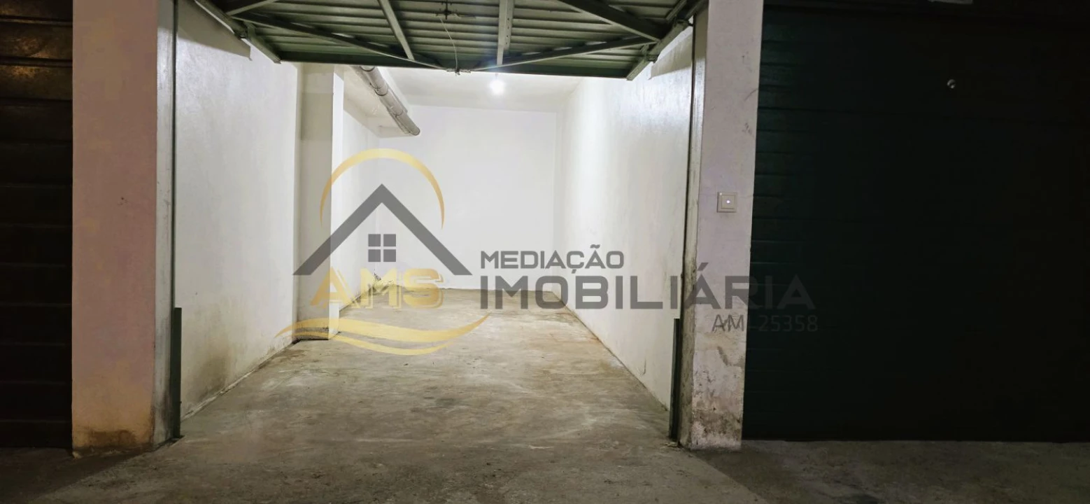 Garagem para Venda em Fafe Foto 7