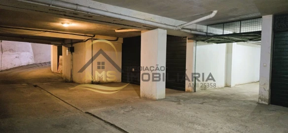 Garagem para Venda em Fafe