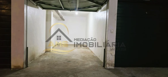 Garagem para Venda em Fafe