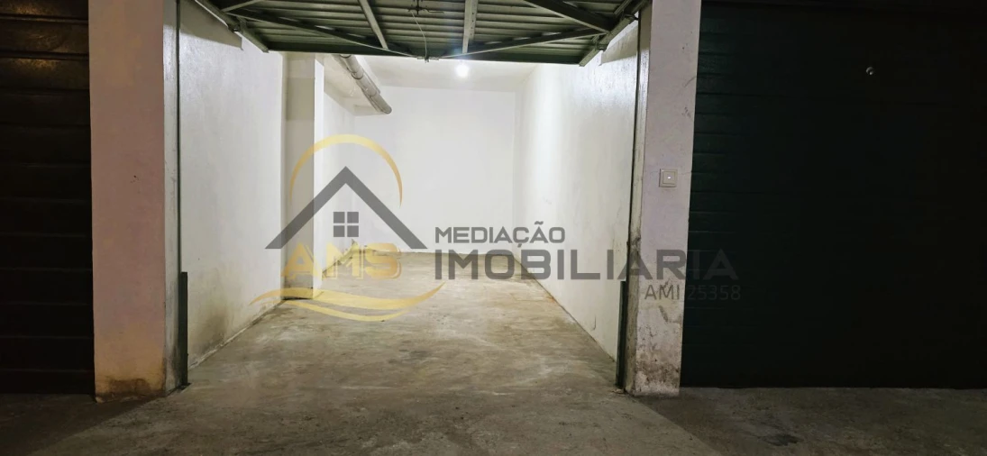 Garagem para Venda em Fafe Foto 8