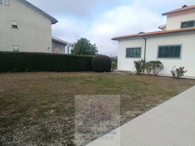Moradia T7 para Venda em São João de Lourosa Foto 3