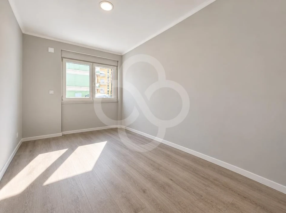 Apartamento T1 para Venda em Benfica Foto 4