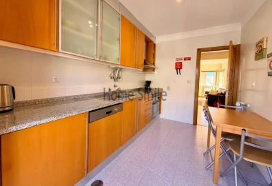 Apartamento T2 para Venda em Sesimbra (Santiago)