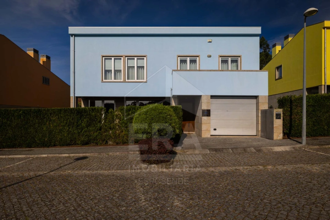 Moradia T3 para Venda em Vila Cova e Feitos Foto 1