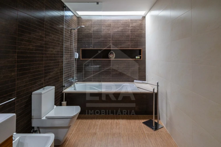 Moradia T3 para Venda em Vila Cova e Feitos Foto 21